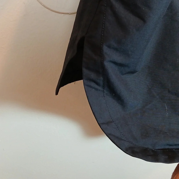 EVERLANE The ReNew Anorak  jacket in black size Medium - Picture 9 of 9
